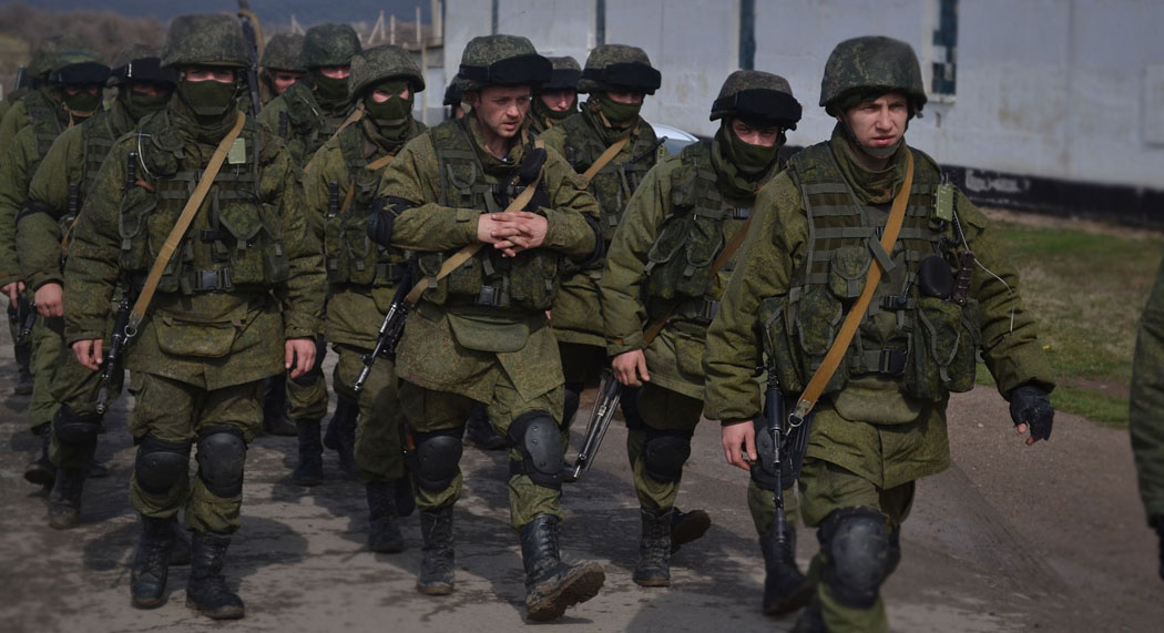 Unmarked Russian soldiers near Simferopol March 2014 Photo: Anton Holoborodko