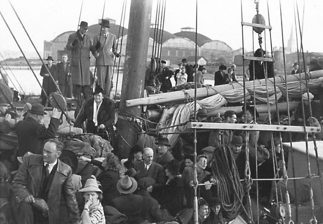 Vormsi Swedes fleeing Estonia from Tallinn's Lennusadam in 1944